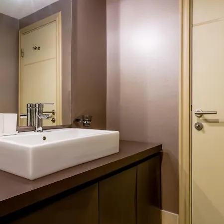 Fully Furnished Spacious In Atasehir *